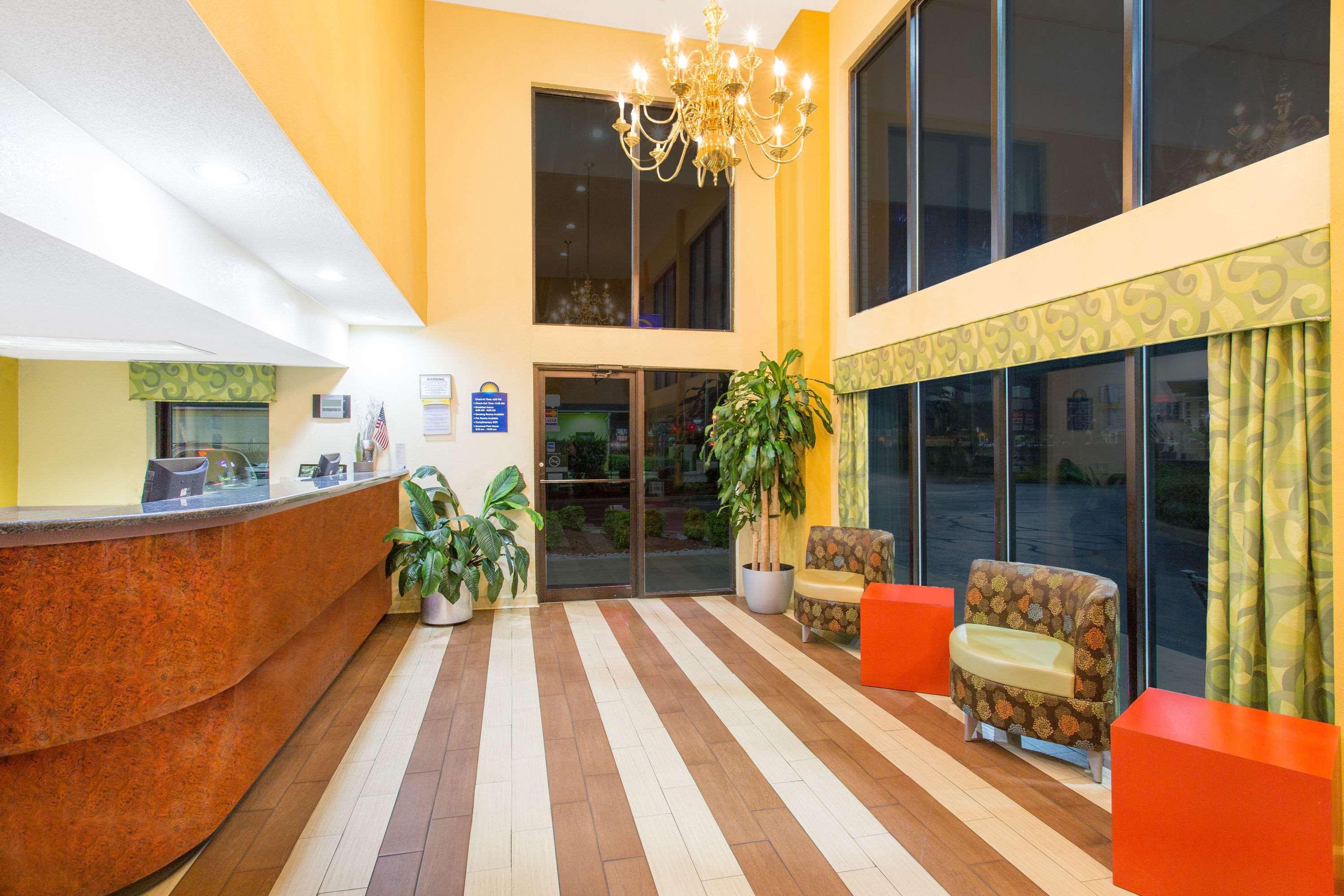 Days Inn By Wyndham Florence/I-95 North Экстерьер фото