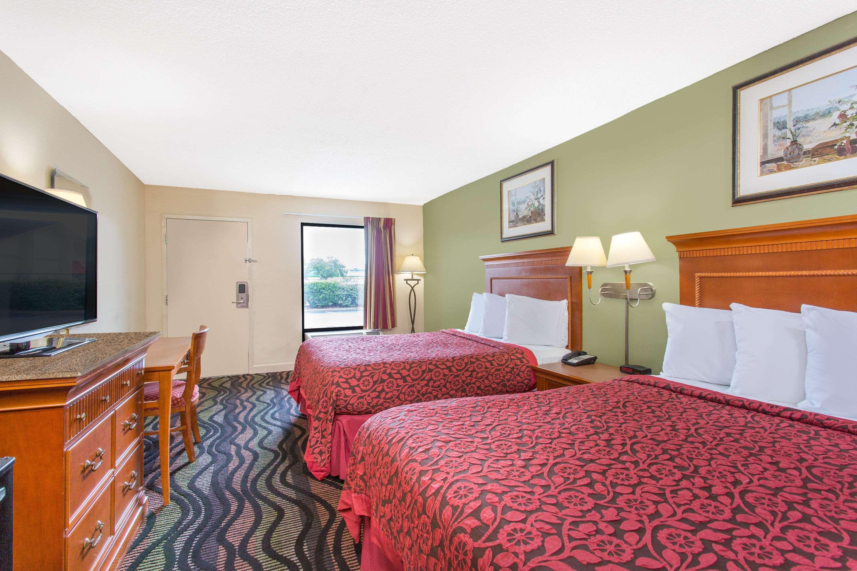 Days Inn By Wyndham Florence/I-95 North Экстерьер фото